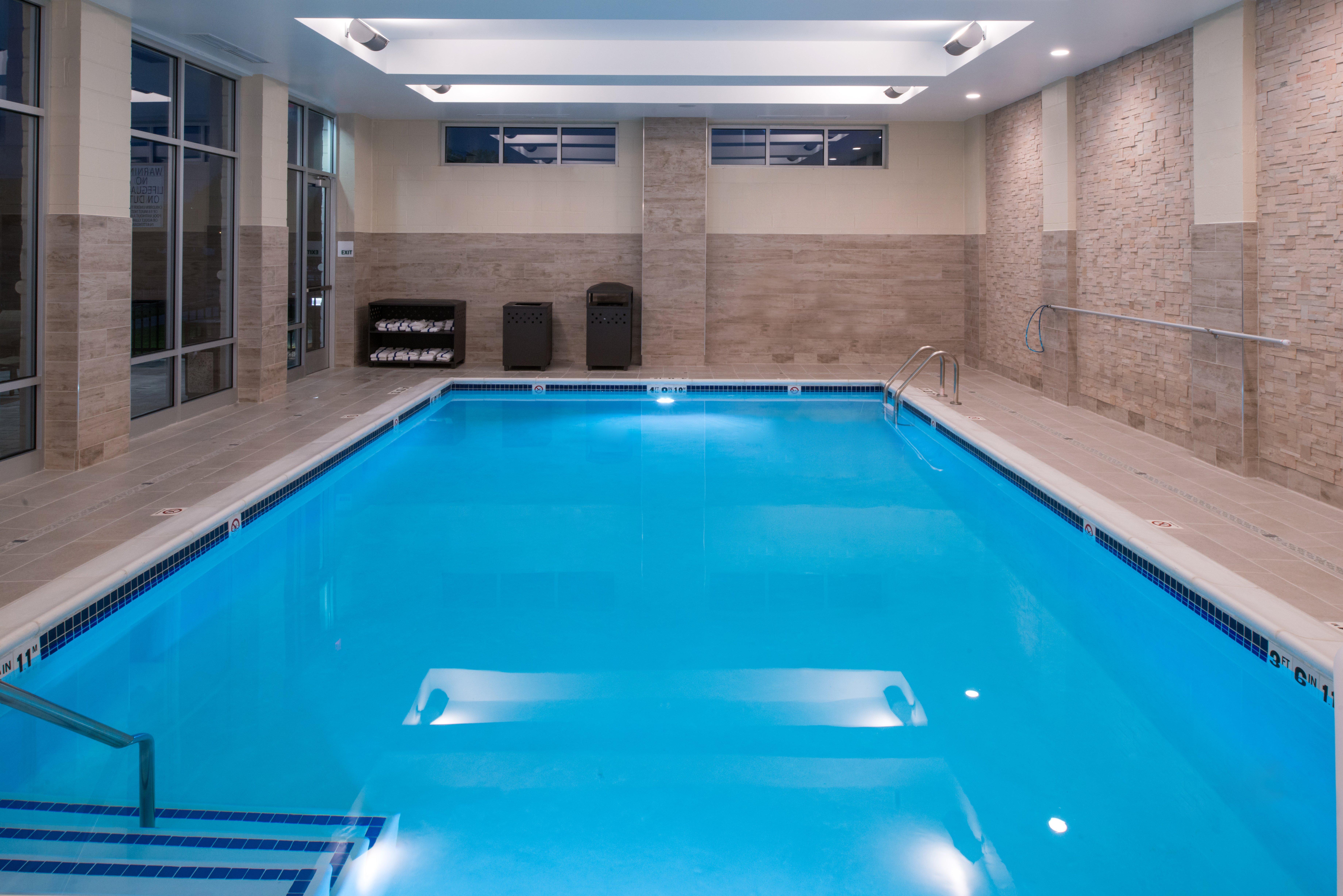 Holiday Inn & Suites - Farmington Hills - Detroit Nw By Ihg Zewnętrze zdjęcie