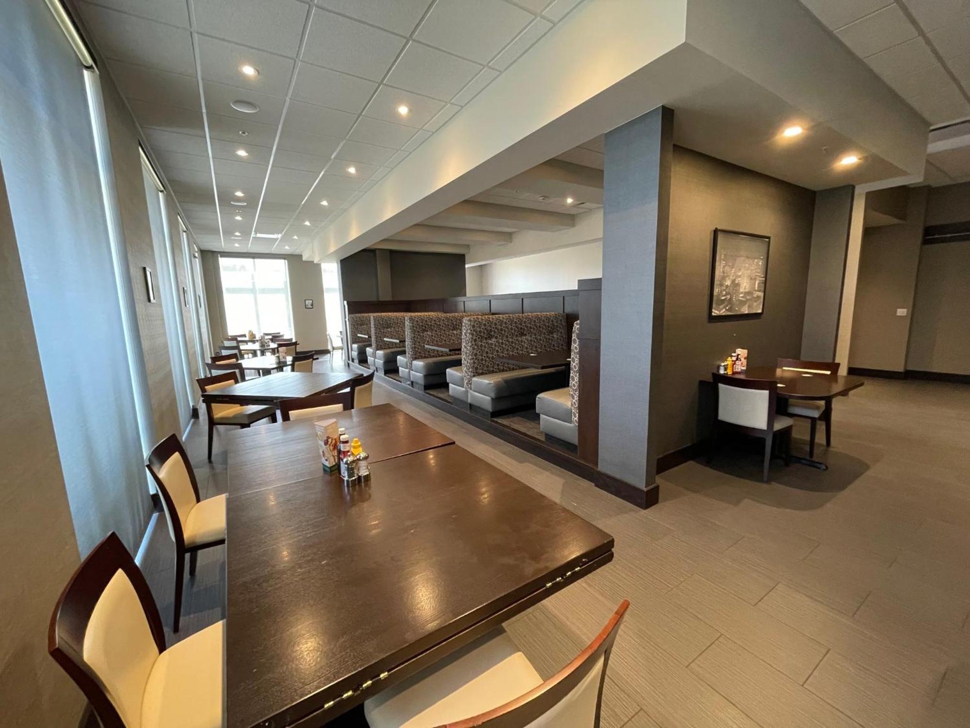 Holiday Inn & Suites - Farmington Hills - Detroit Nw By Ihg Zewnętrze zdjęcie