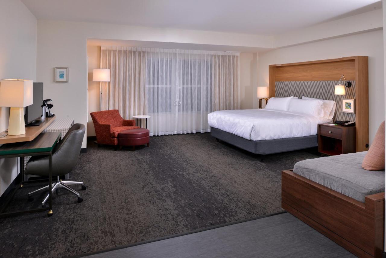Holiday Inn & Suites - Farmington Hills - Detroit Nw By Ihg Zewnętrze zdjęcie